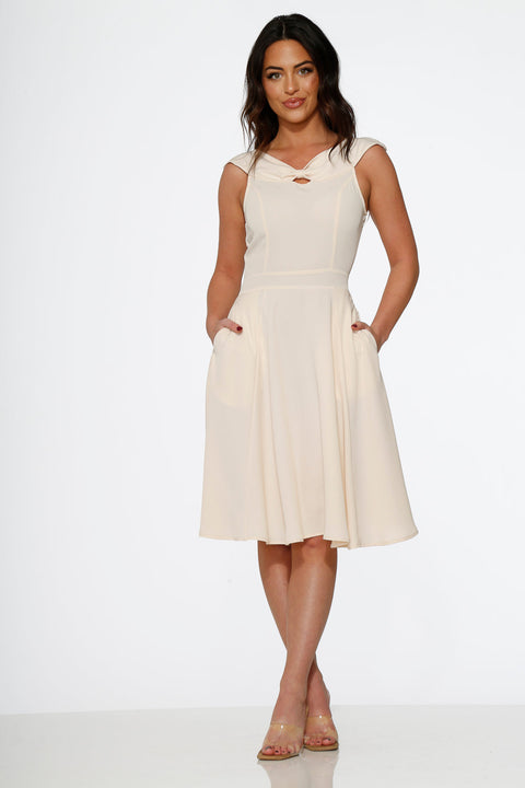 Off-White-Kleid für besondere Anlässe-1