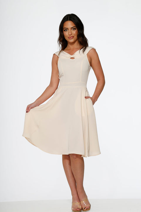 Off-White-Kleid für besondere Anlässe-4