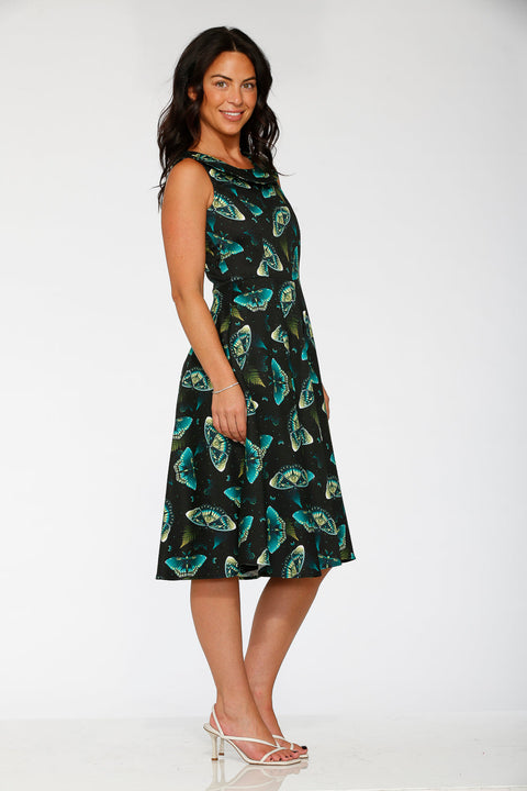 Dunkles und mystisches Schmetterlings-Swingkleid-4