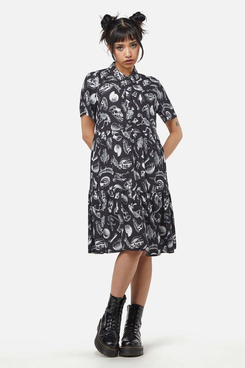 Kleid mit Körperfossilien-Print-3