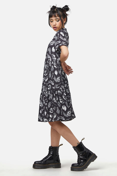 Kleid mit Körperfossilien-Print-2