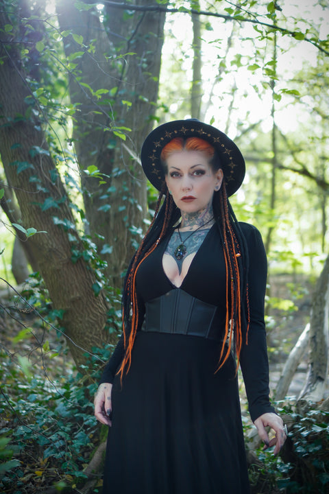 Blair – Jersey-Maxikleid mit Korsett-Taille aus veganem Leder-7