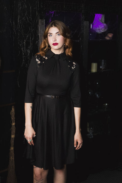 Shelley - Kleid mit angedeuteter Schleife, tailliert und ausgestellt-4