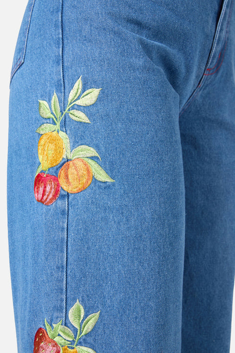 Jeans mit Fruchtstickerei-1