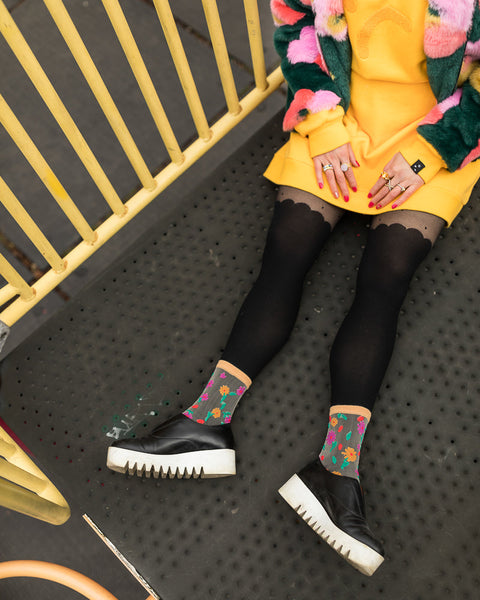 Transparente Knöchelsocke mit zartem Blumenmuster-4