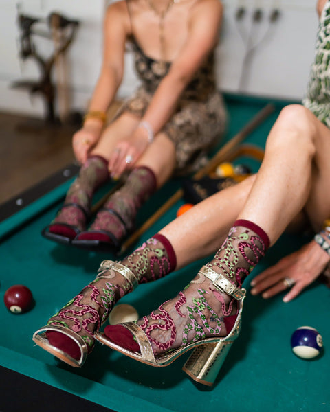 Schlangenmuster-Blumenmuster Schwarze Transparente Crew-Socke-1